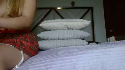 SophiaLee online show from January 17, 2026, 12:48 am