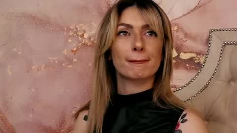 Sophia Lace online show from May 3, 2026, 3:01 am