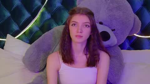 SophiaProve online show from November 17, 2025, 4:24 pm