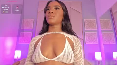 SophiaSmiths online show from January 18, 2025, 7:07 am