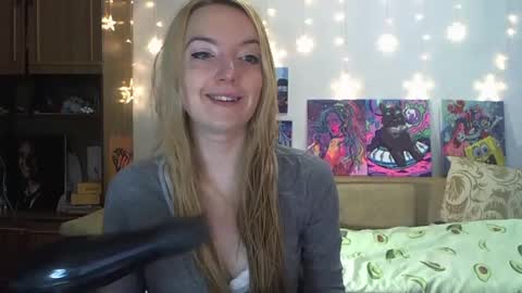 Snapshot of sophiasonata chatting on December 3, 2024, 11:22 am SophiaSonata online show from December 3, 2024, 11:22 am