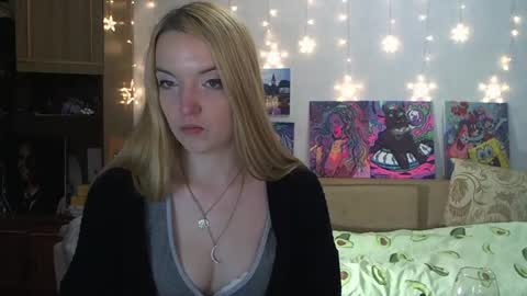 Snapshot of sophiasonata chatting on December 3, 2024, 3:22 pm SophiaSonata online show from December 3, 2024, 3:22 pm