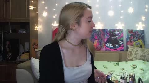 Snapshot of sophiasonata chatting on December 4, 2024, 2:37 pm SophiaSonata online show from December 4, 2024, 2:37 pm