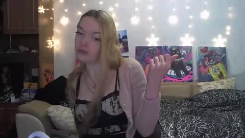 Snapshot of sophiasonata chatting on January 4, 2025, 9:41 pm SophiaSonata online show from January 4, 2025, 9:41 pm
