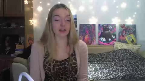 Snapshot of sophiasonata chatting on January 8, 2025, 4:33 pm SophiaSonata online show from January 8, 2025, 4:33 pm