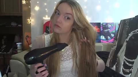 Snapshot of sophiasonata chatting on February 16, 2025, 11:27 am SophiaSonata online show from February 16, 2025, 11:27 am