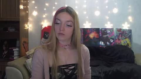 Snapshot of sophiasonata chatting on February 18, 2025, 4:16 pm SophiaSonata online show from February 18, 2025, 4:16 pm