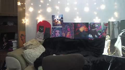 Snapshot of sophiasonata chatting on February 18, 2025, 7:19 pm SophiaSonata online show from February 18, 2025, 7:19 pm