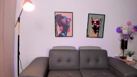   online show from April 9, 2026, 7:52 pm