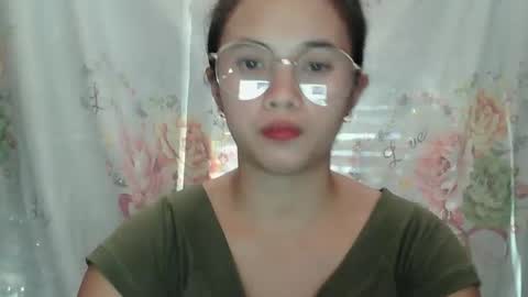 sophie_193 online show from May 9, 2026, 3:56 am