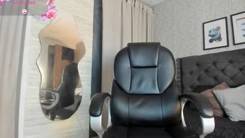 sophie__blare online show from October 17, 2025, 7:16 pm