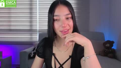 Sophie  online show from November 19, 2025, 2:39 pm