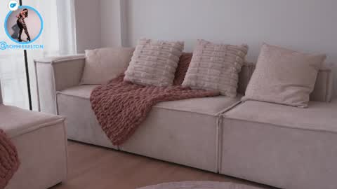 Snapshot of sophie_belton chatting on July 11, 2026, 8:33 pm sofia online show from July 11, 2026, 8:33 pm