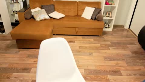 Sophie online show from November 25, 2025, 1:11 pm