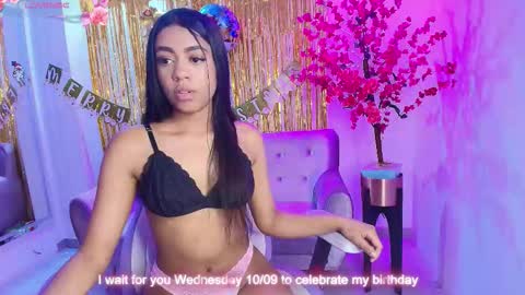 Sophie  online show from December 19, 2025, 7:54 pm