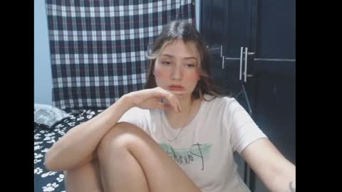 Snapshot of sophie_cutexx chatting on February 7, 2025, 3:45 am sophie online show from February 7, 2025, 3:45 am