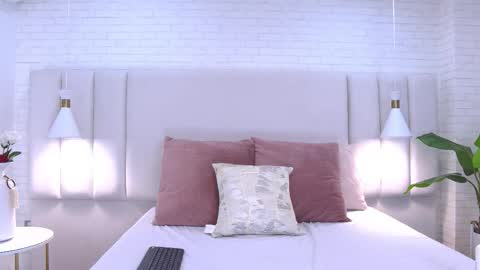 Sofia  santodomingo online show from November 1, 2025, 8:00 pm