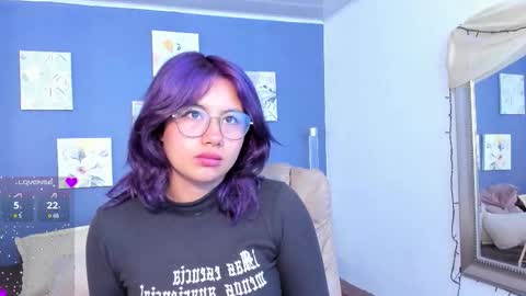 Snapshot of sophie_demoiselle chatting on November 17, 2025, 3:07 pm online show from November 17, 2025, 3:07 pm