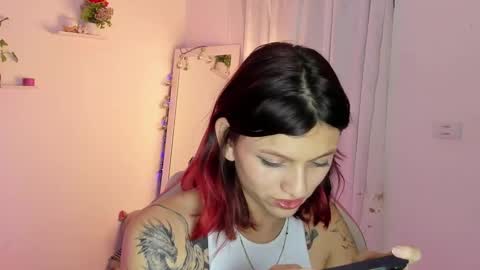 Snapshot of sophie_dolly_ chatting on January 10, 2025, 4:44 am sophie doll online show from January 10, 2025, 4:44 am