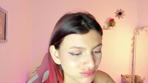Snapshot of sophie_dolly_ chatting on January 15, 2025, 10:24 pm sophie doll online show from January 15, 2025, 10:24 pm