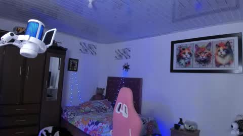 sophie doll online show from October 29, 2025, 7:26 pm