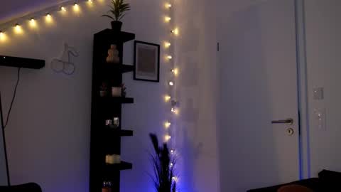 Sophie online show from October 15, 2025, 1:22 pm