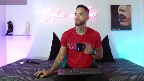 SOPHIE - FOXX online show from April 21, 2026, 12:00 pm