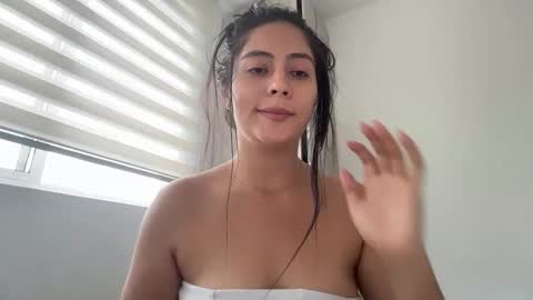 Snapshot of sophie_foxxx chatting on May 18, 2026, 5:41 pm Sophie online show from May 18, 2026, 5:41 pm