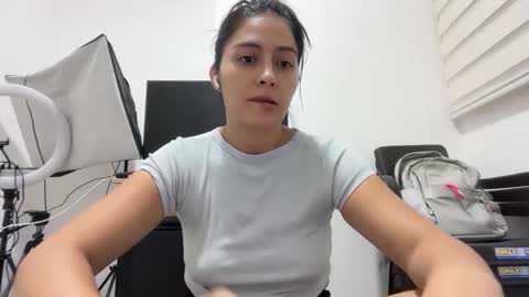 Snapshot of sophie_foxxx chatting on May 25, 2026, 3:45 am Sophie online show from May 25, 2026, 3:45 am