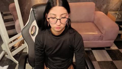 sophie_jones_b online show from February 20, 2026, 2:39 pm