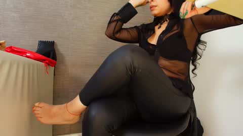 Snapshot of sophie_littles chatting on December 14, 2024, 6:52 pm Sophie online show from December 14, 2024, 6:52 pm