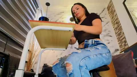 Sophie online show from June 1, 2026, 11:56 am