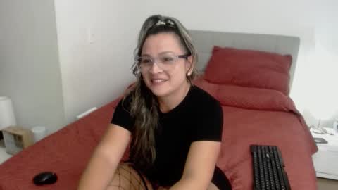 Snapshot of sophie_lopez1 chatting on October 11, 2025, 3:50 am Sofa online show from October 11, 2025, 3:50 am