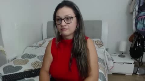 Snapshot of sophie_lopez1 chatting on November 26, 2025, 1:17 am Sofa online show from November 26, 2025, 1:17 am