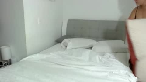 Sofa online show from March 3, 2026, 2:07 am