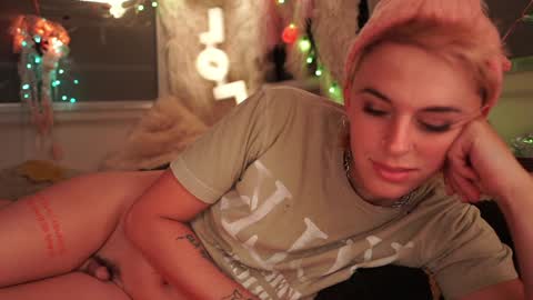 Snapshot of sophie_lovely chatting on December 12, 2024, 4:26 am derpy derpington online show from December 12, 2024, 4:26 am