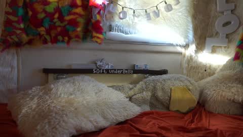 Snapshot of sophie_lovely chatting on January 21, 2025, 11:24 pm derpy derpington online show from January 21, 2025, 11:24 pm