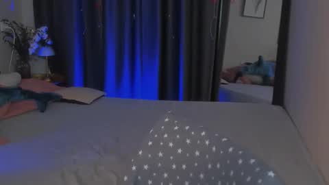 sophie_nomenal_ online show from November 27, 2025, 2:08 pm