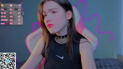 sophie_nomenal_ online show from April 21, 2026, 6:52 am