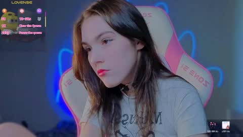Snapshot of sophie_nomenal_ chatting on June 5, 2026, 4:19 am sophie_nomenal_ online show from June 5, 2026, 4:19 am