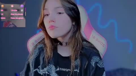 sophie_nomenal_ online show from July 11, 2026, 7:27 pm