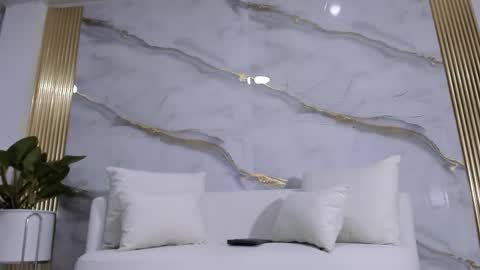 Sophie  online show from November 13, 2025, 3:00 pm