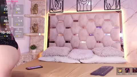 Sophie  online show from June 20, 2026, 4:48 am