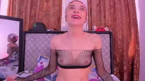 Snapshot of sophie_vega1 chatting on June 12, 2026, 6:40 pm Sophie online show from June 12, 2026, 6:40 pm