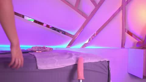 Snapshot of sophie_velvet18 chatting on May 22, 2026, 8:25 pm Sophie online show from May 22, 2026, 8:25 pm