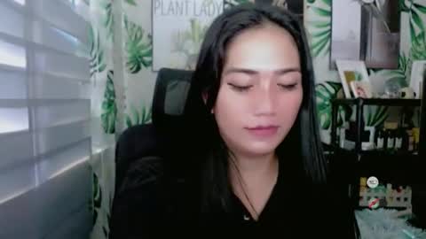 Sophie online show from November 14, 2025, 10:51 pm