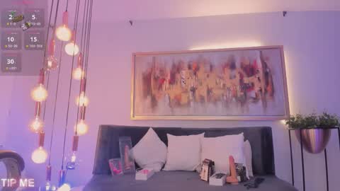 Sophie online show from October 15, 2025, 12:00 am