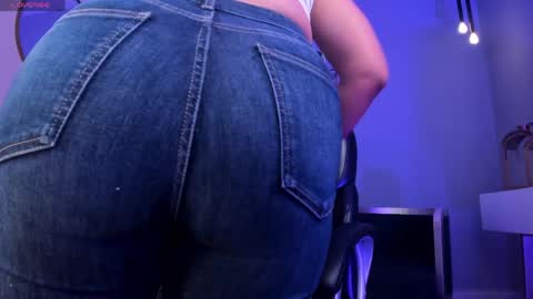 Sophie online show from May 17, 2026, 1:29 pm