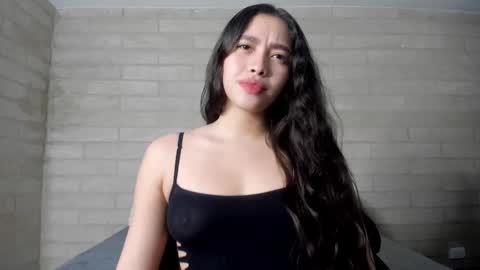 sophiebellucci online show from October 1, 2025, 9:48 am