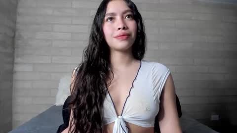 sophiebellucci online show from October 12, 2025, 9:08 am